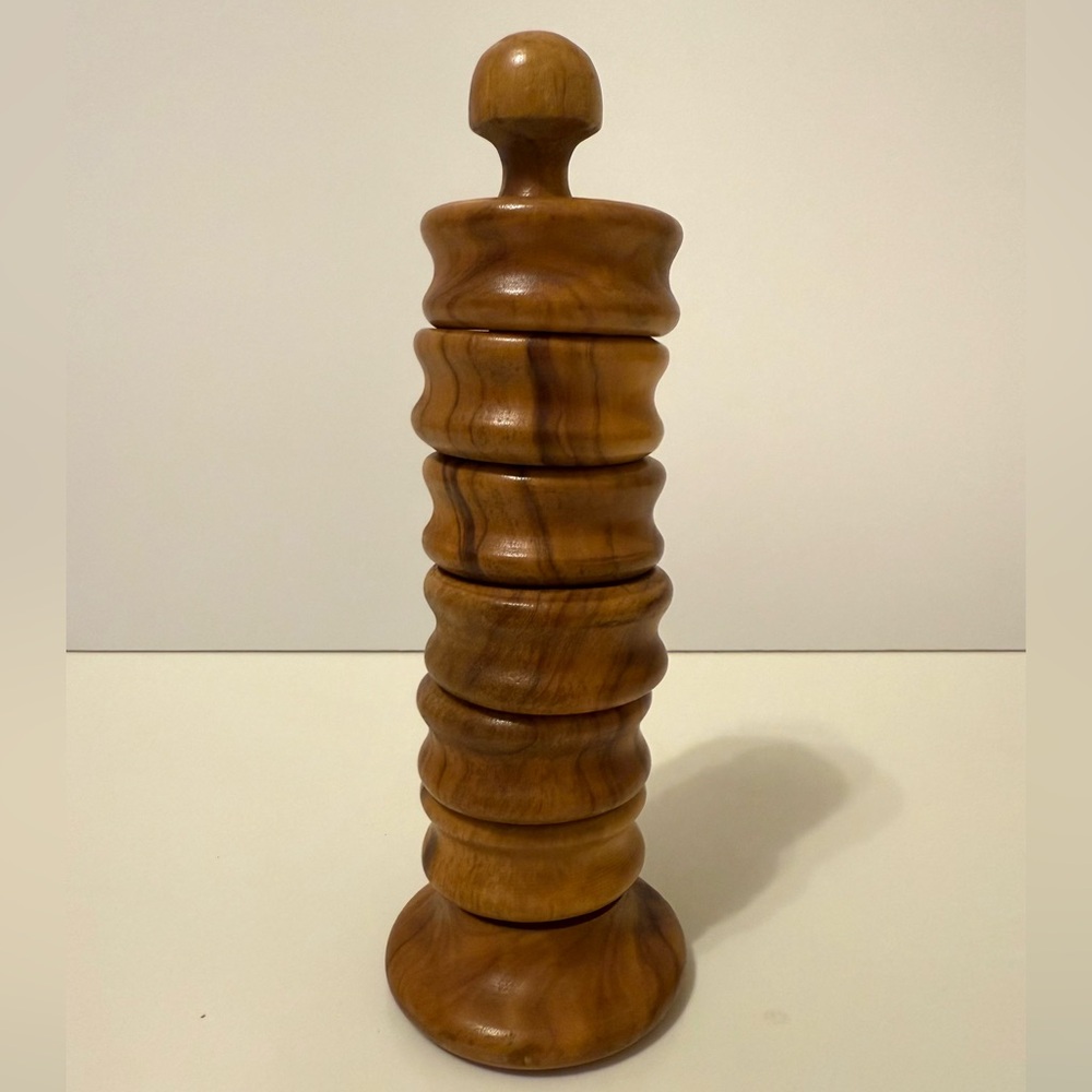 Vintage Wooden Napkin Ring Set with Holder – Mid-Century – 6 Rings + Stand